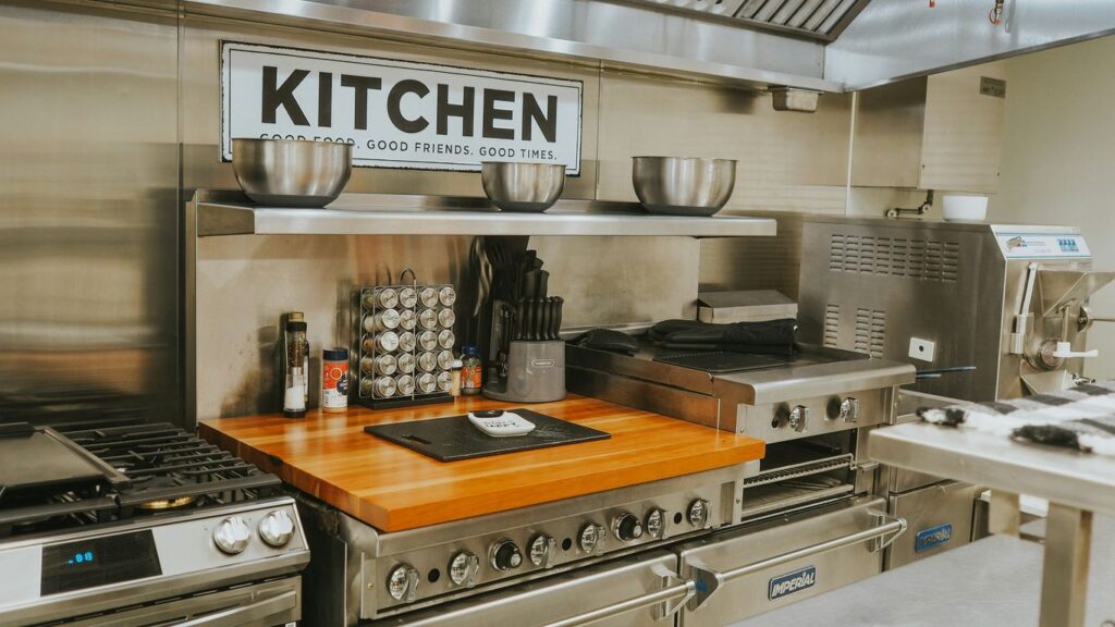 Best image which is showing the modern kitchen design